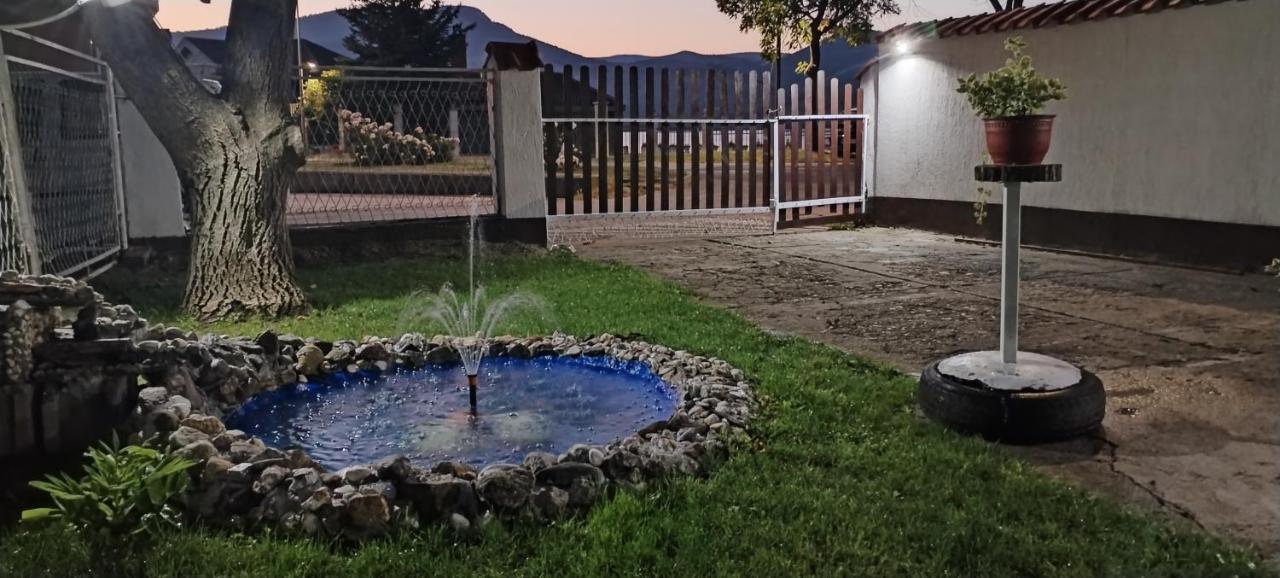 Appartamento Sobe Lara Donji Milanovac Esterno foto